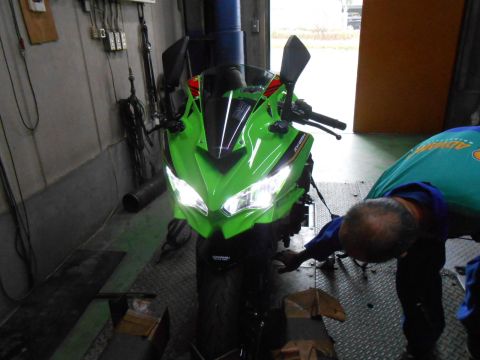 Kawasaki ZX-25R SE KRT-edition 稲村メカ号新車整備開始！｜お知らせ 